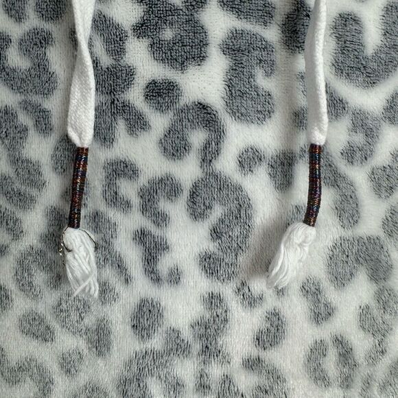 Wildfox Ultra Plush Hooded Lounger Soft Snow Leopard Size S/M - Picture 3 of 11